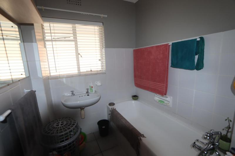 2 Bedroom Property for Sale in Claremont Western Cape